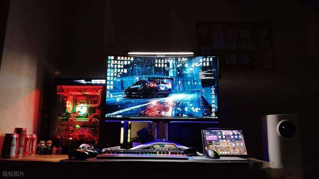 原创            显示器怎么当电视机用？成本不到一百块，出租屋秒变私人影院！